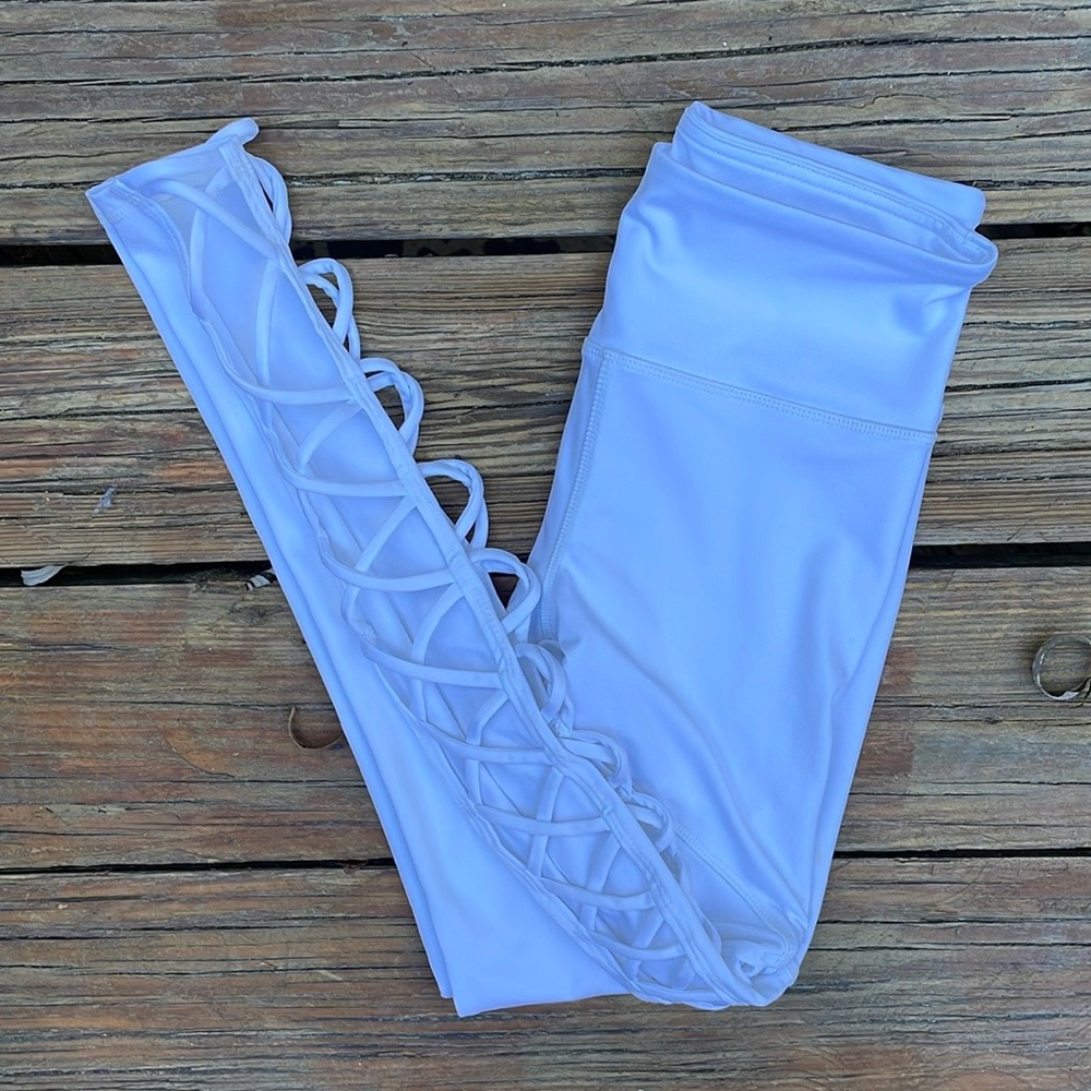 White Lace-up Mid-Rise Workout Leggings